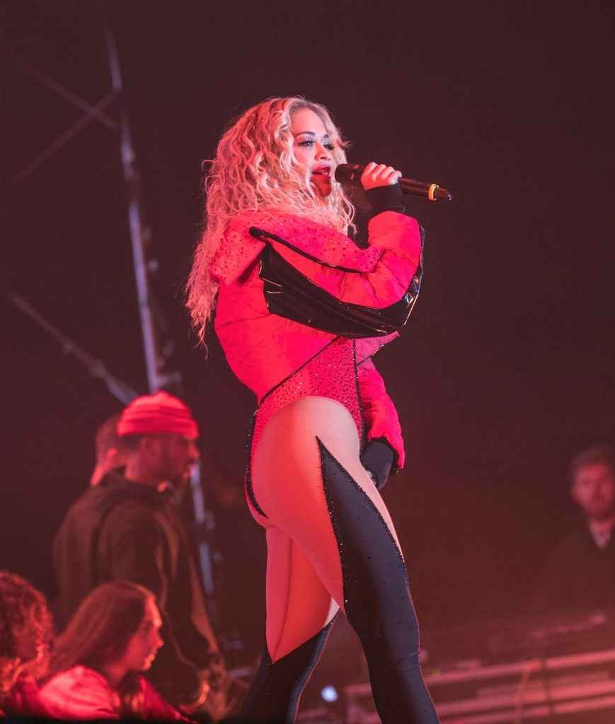 Rita Ora en concert au Kosovo