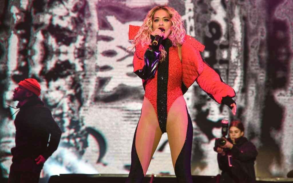 Rita Ora en concert au Kosovo