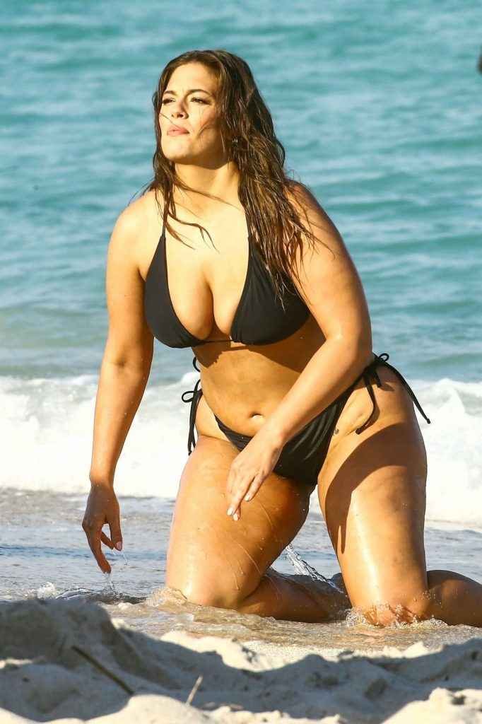 Ashley Graham en bikini à Miami