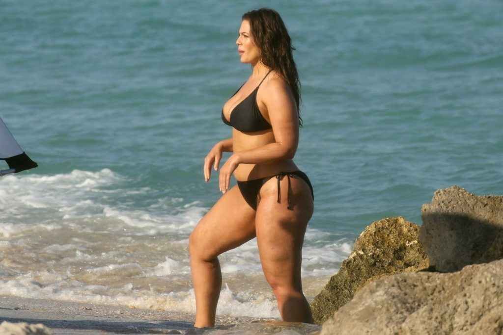 Ashley Graham en bikini à Miami