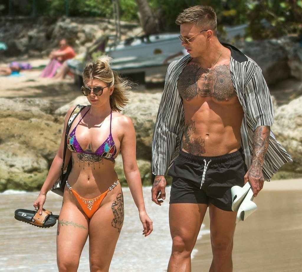 Olivia Buckland enfile les bikinis à La Barbade