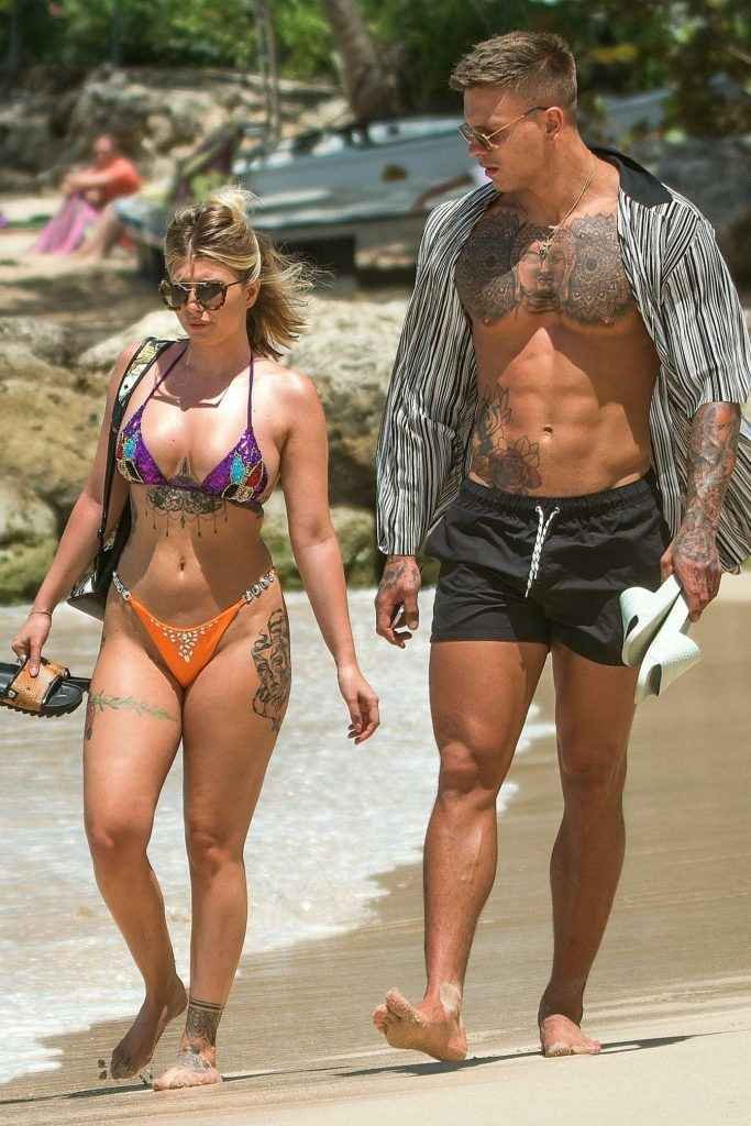 Olivia Buckland enfile les bikinis à La Barbade