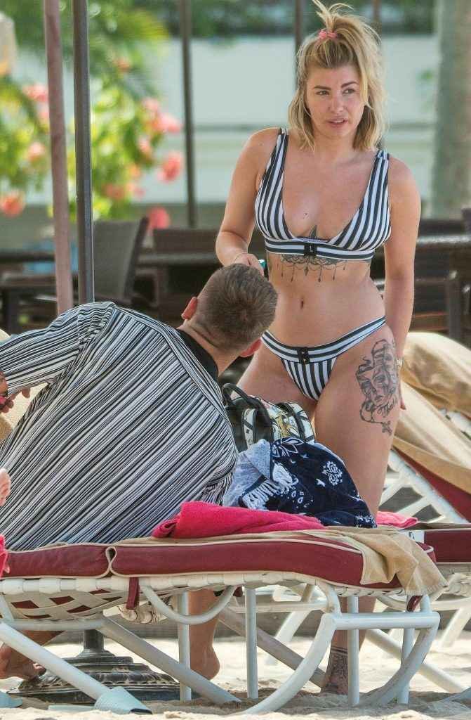 Olivia Buckland enfile les bikinis à La Barbade