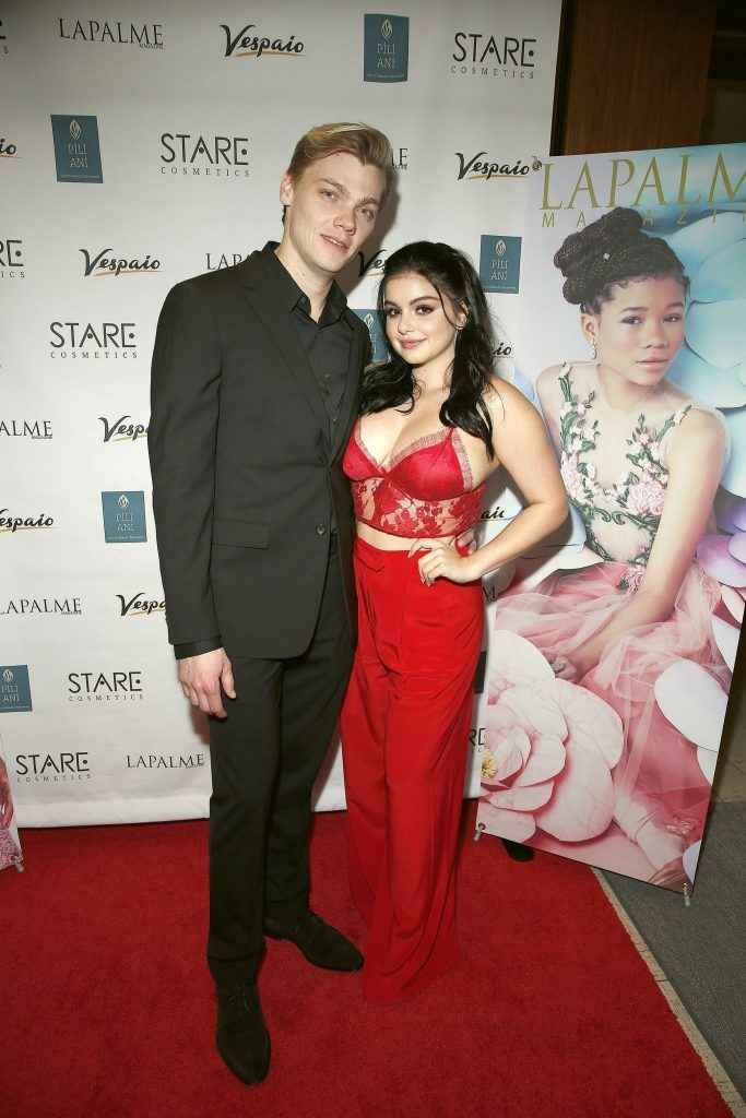 Ariel Winter exhibe un décolleté massif à Los Angeles