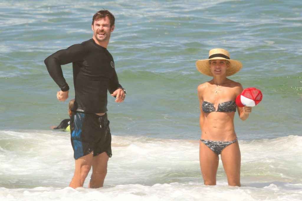 Elsa Pataki en bikini à Byron Bay