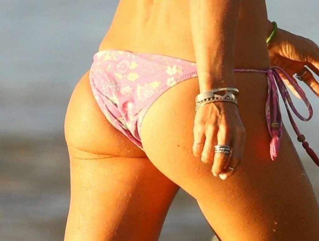 Elsa Pataky toujours en bikini en Australie