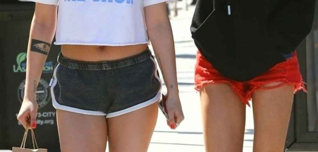 Kristen Stewart et Stella Maxwell en short à Los Angeles