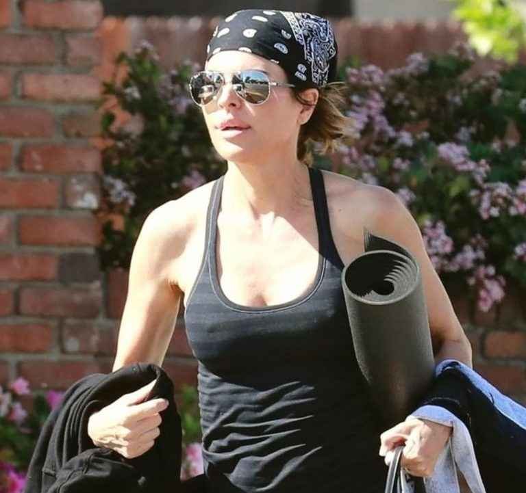 Lisa Rinna sans soutien-gorge à Studio City