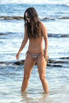 Megan Fox en bikini à Hawaii