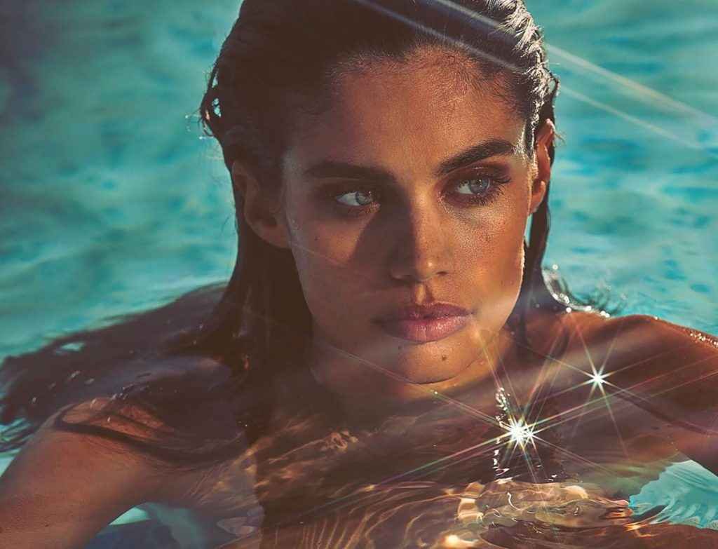 Sara Sampaio nue dans Le Figaro Madame