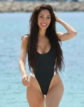 Farrah Abraham dans un maillot de bain très serré à Cannes