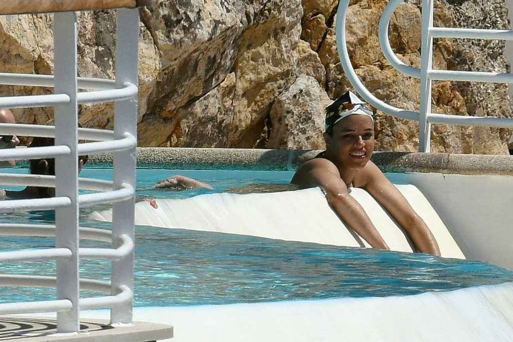 Michelle Rodriguez en bikini à Antibes