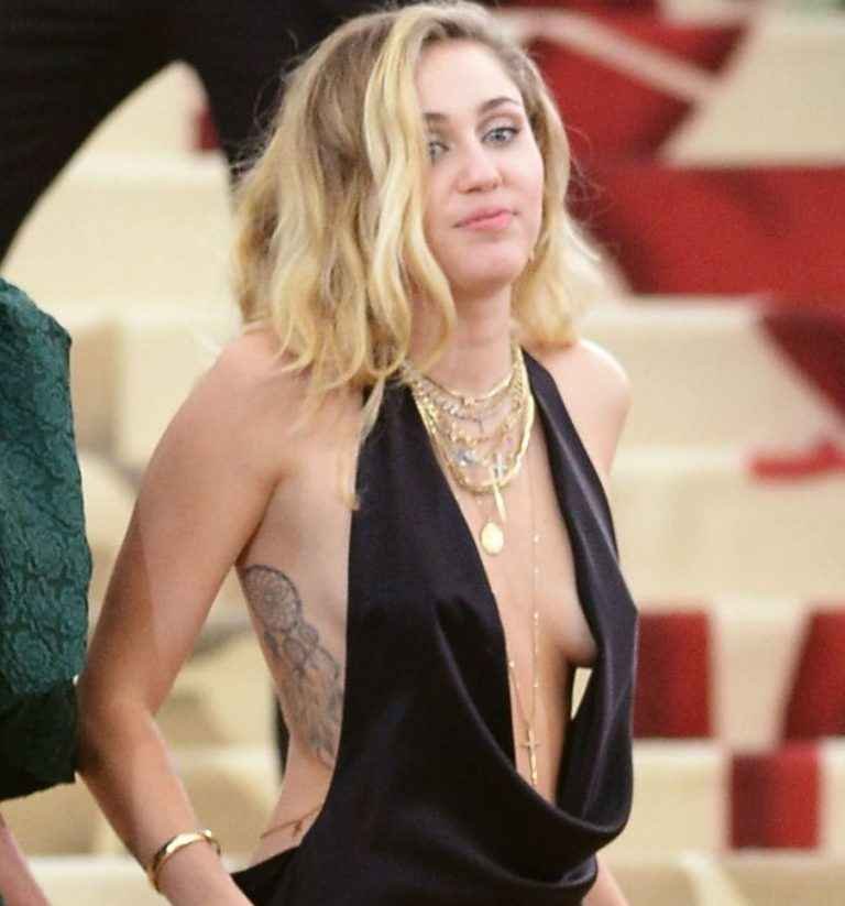 Miley Cyrus sans soutien-gorge au Met Gala 2018