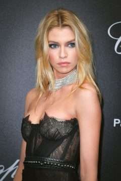 Stella Maxwell ouvre le décolleté chez Chopard