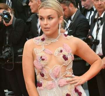 Tallia Storm dans une robe transparente au Festival de Cannes