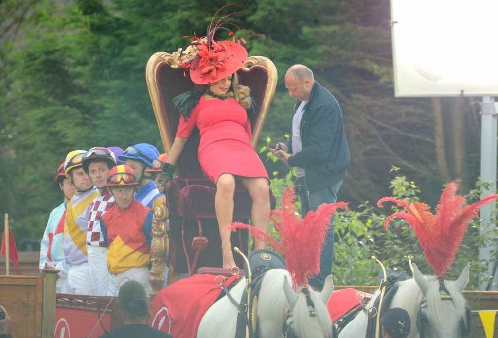 Sous la jupe de Kelly Brook à Liverpool