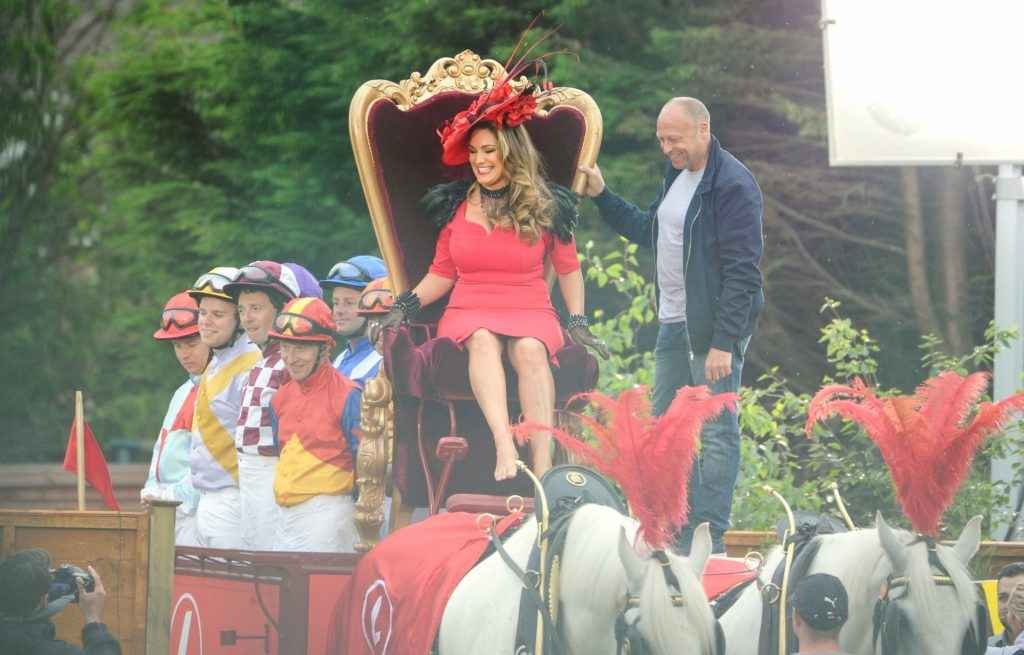 Sous la jupe de Kelly Brook à Liverpool