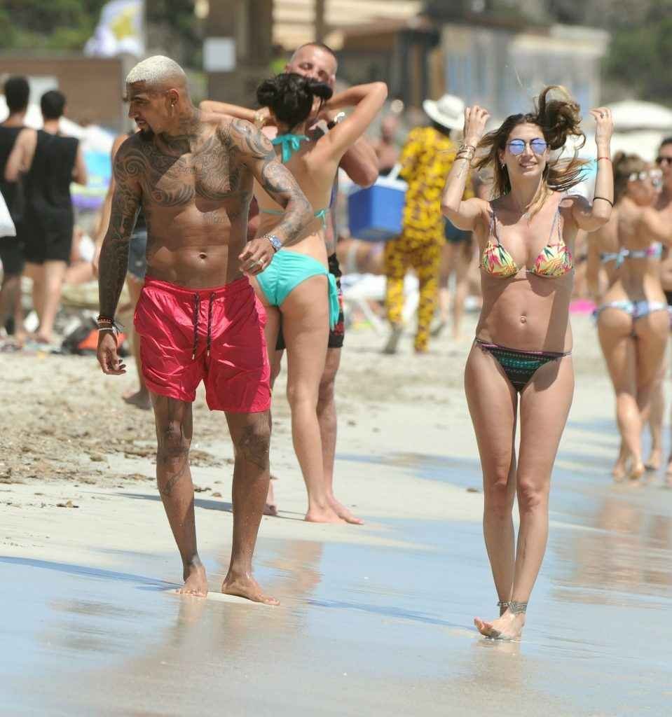 Melissa Satta en bikini à Ibiza