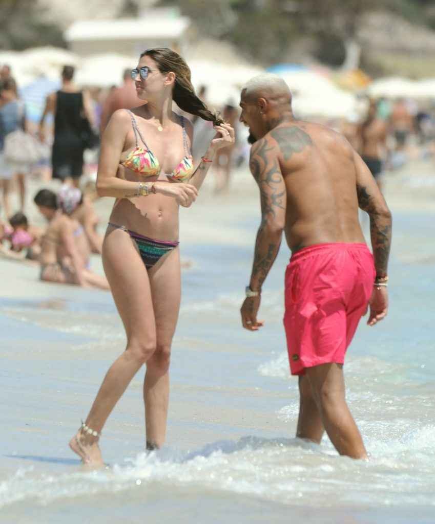 Melissa Satta en bikini à Ibiza