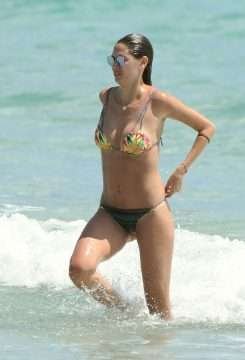 Melissa Satta en bikini à Ibiza