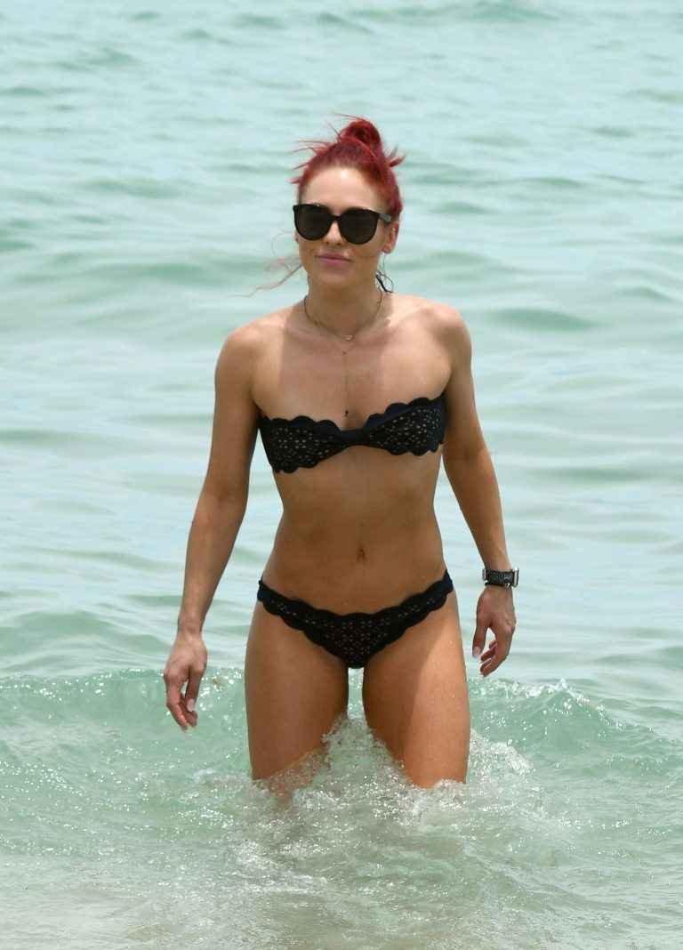 Sharna Burgess en bikini à Miami