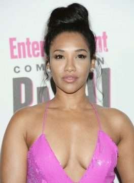 Candice Patton exhibe son décolleté à la Comic-con de San Diego