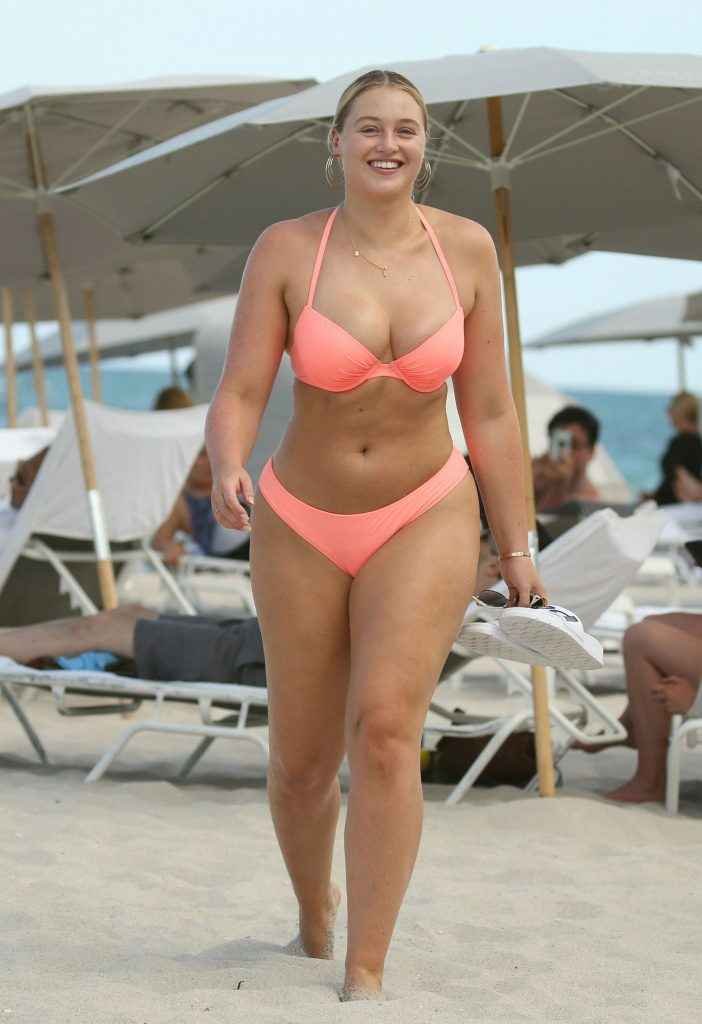 Iskra Lawrence en bikini à Miami