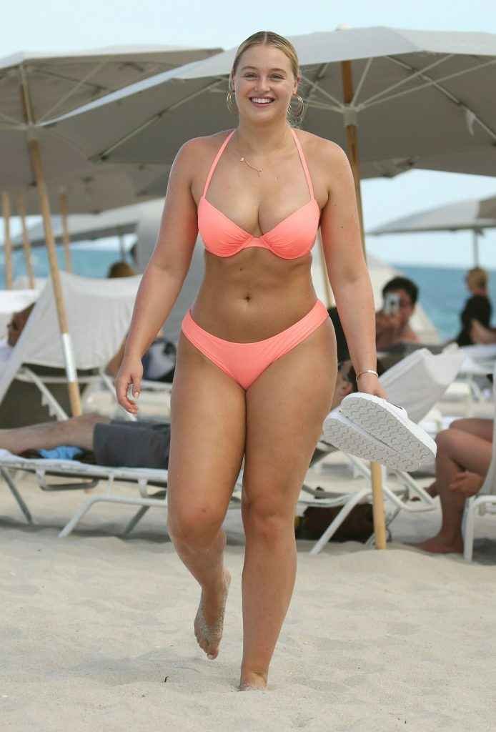 Iskra Lawrence en bikini à Miami