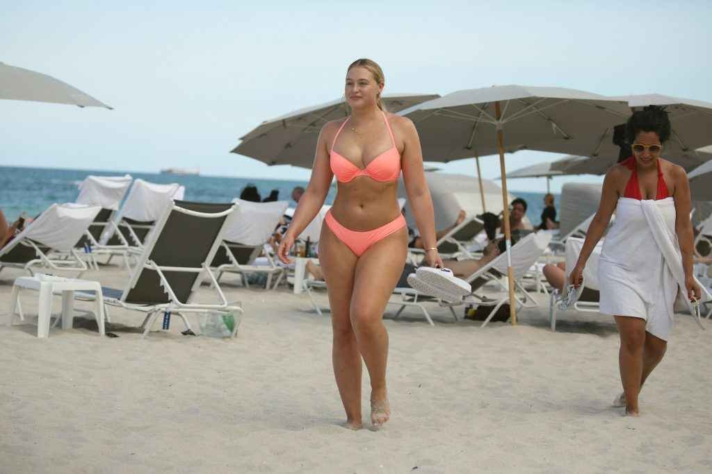 Iskra Lawrence en bikini à Miami