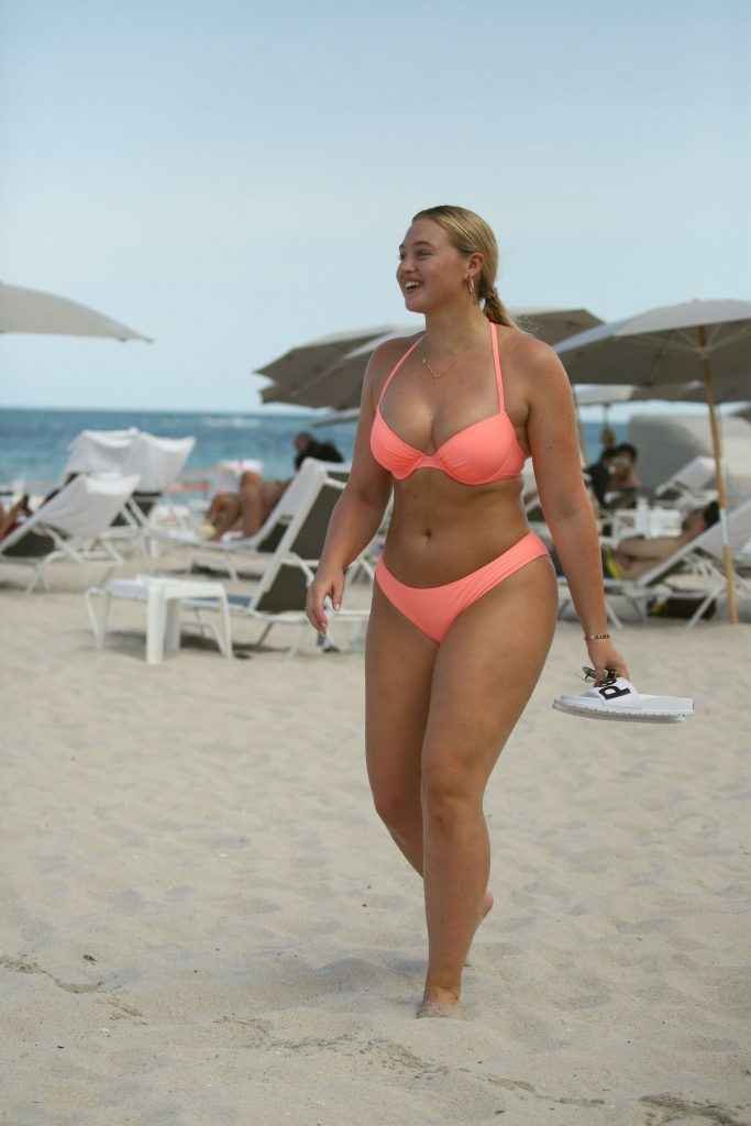 Iskra Lawrence en bikini à Miami