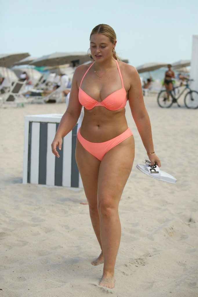 Iskra Lawrence en bikini à Miami