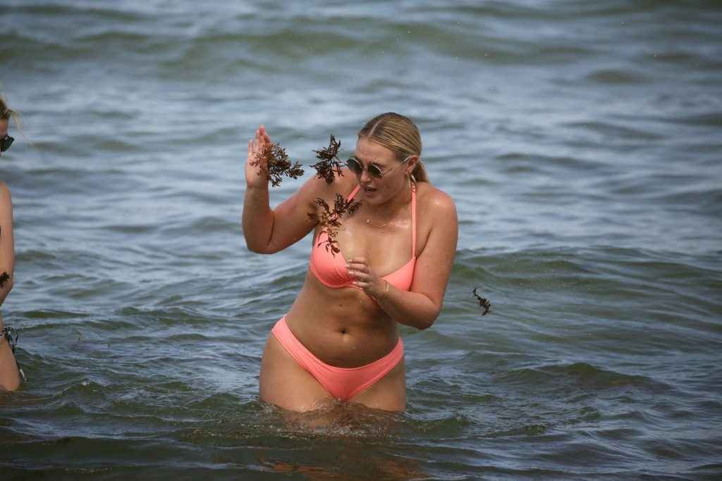 Iskra Lawrence en bikini à Miami