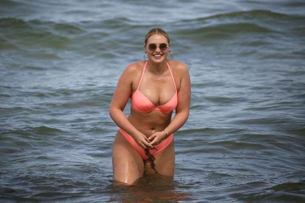 Iskra Lawrence en bikini à Miami