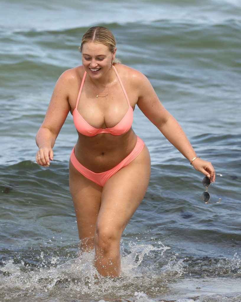 Iskra Lawrence en bikini à Miami