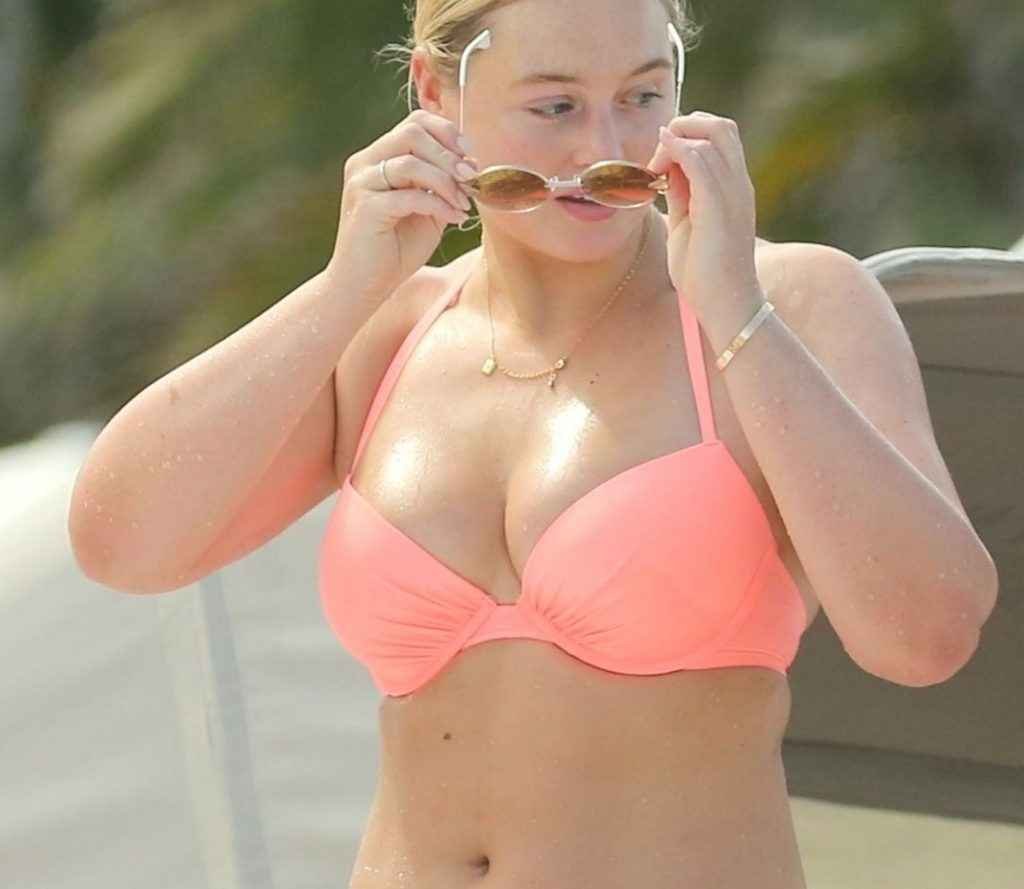 Iskra Lawrence en bikini à Miami