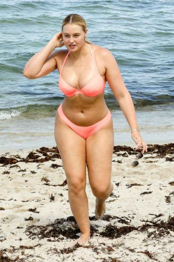 Iskra Lawrence en bikini à Miami