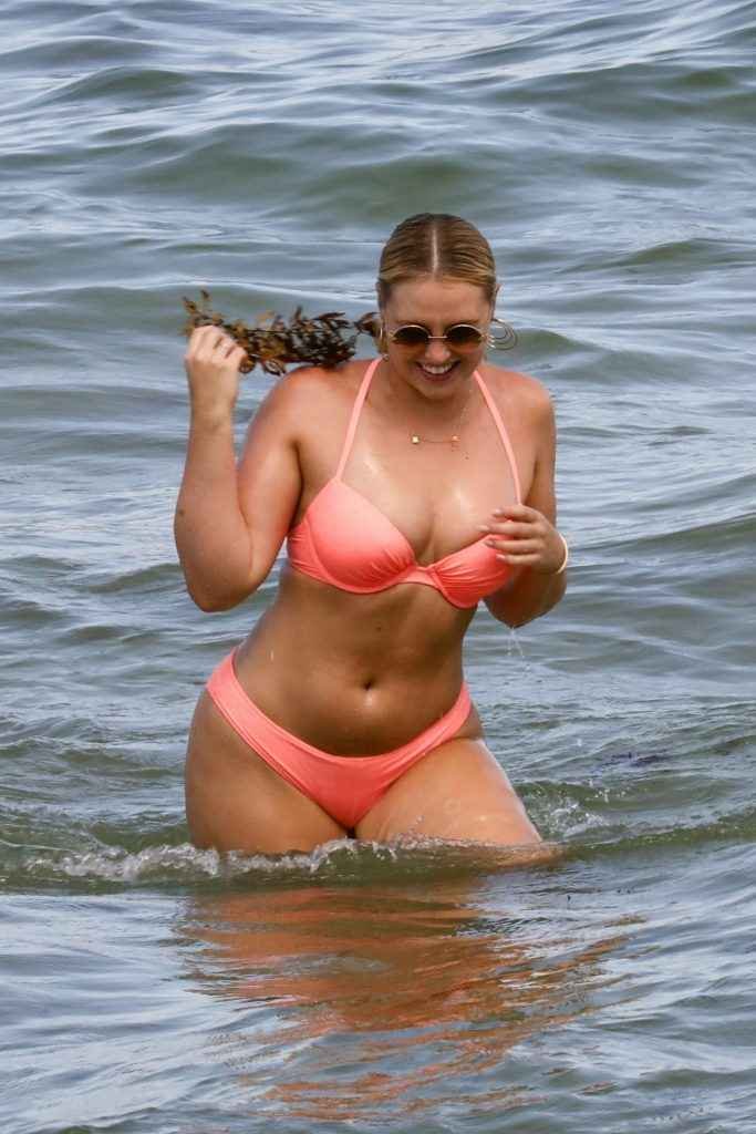 Iskra Lawrence en bikini à Miami