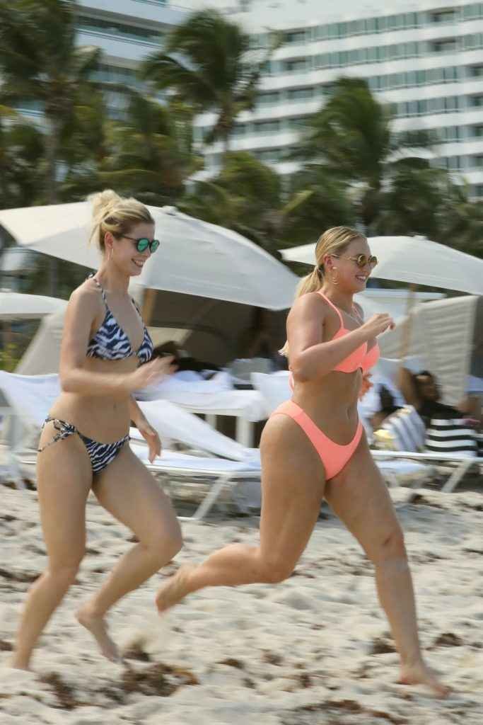 Iskra Lawrence en bikini à Miami