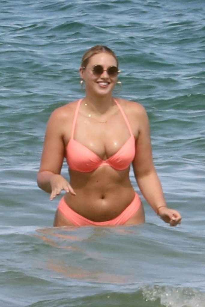 Iskra Lawrence en bikini à Miami