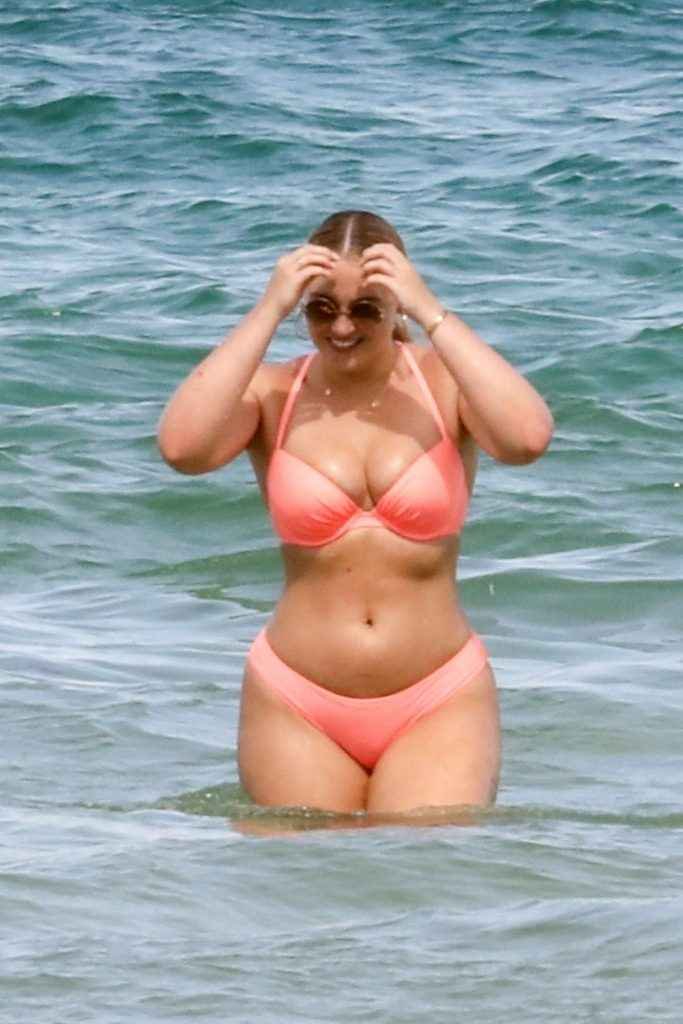 Iskra Lawrence en bikini à Miami