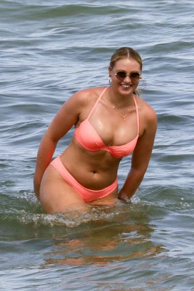 Iskra Lawrence en bikini à Miami