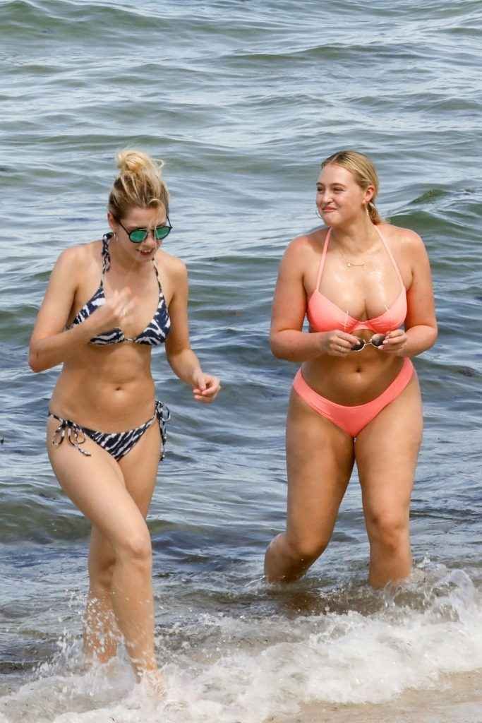 Iskra Lawrence en bikini à Miami