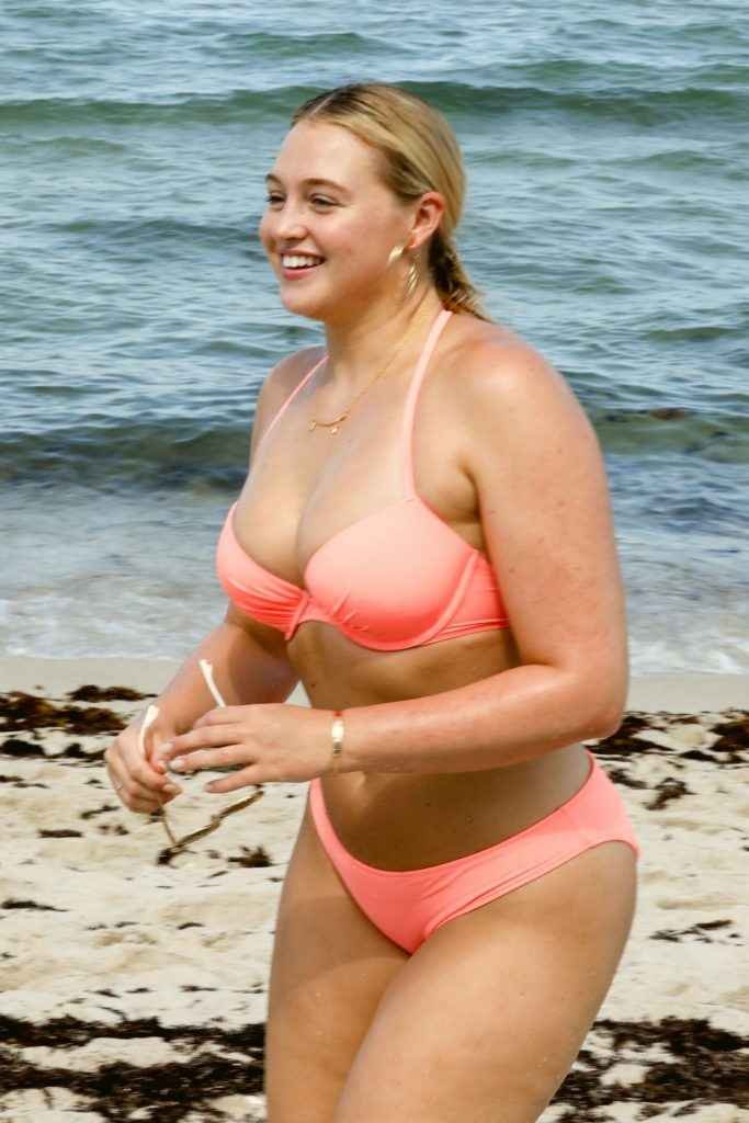 Iskra Lawrence en bikini à Miami