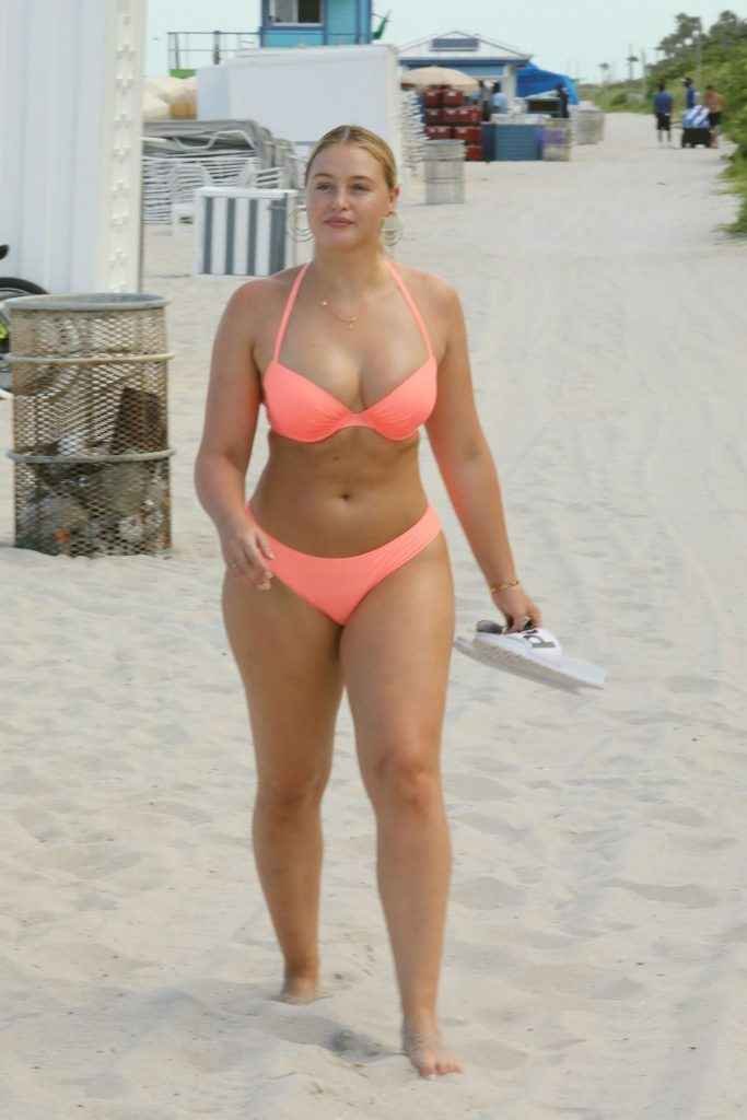 Iskra Lawrence en bikini à Miami