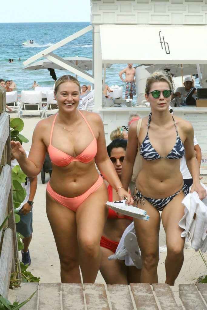 Iskra Lawrence en bikini à Miami