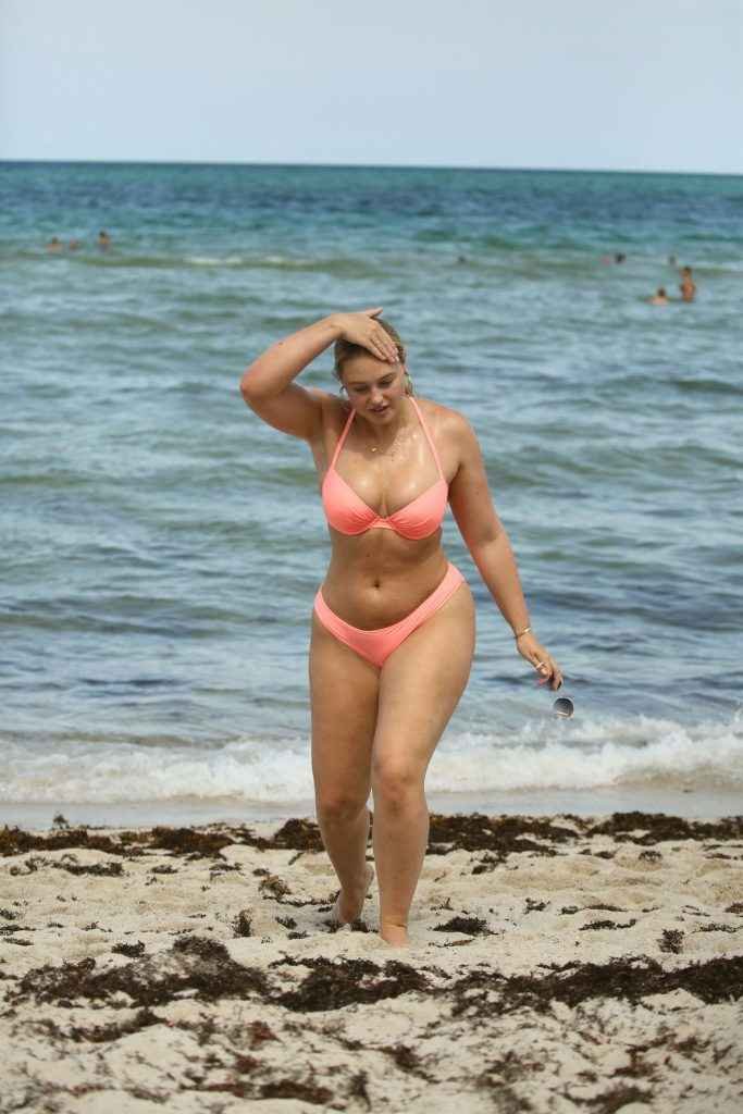 Iskra Lawrence en bikini à Miami