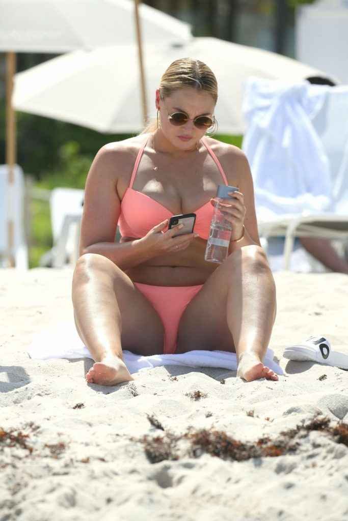 Iskra Lawrence en bikini à Miami