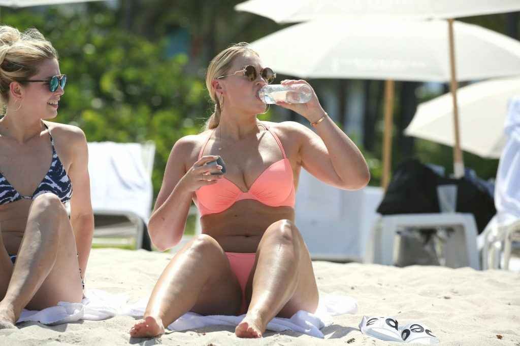 Iskra Lawrence en bikini à Miami