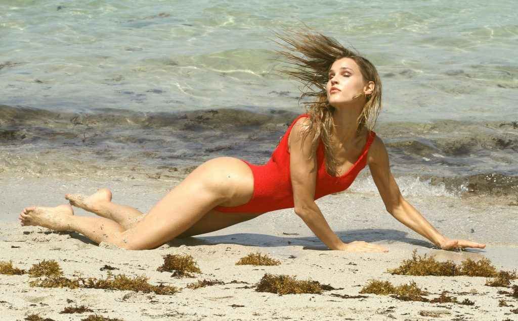 Joy Corrigan, bikini et maillot de bain à Miami Beach