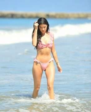 Nicole Williams en bikini